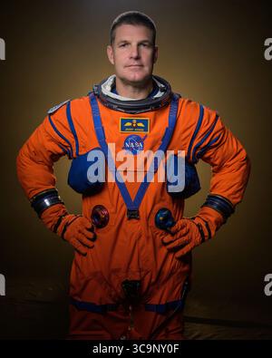 Le 28 mars 2023, Houston, Texas, États-Unis : L'astronaute de l'Agence spatiale canadienne Jeremy Hansen, qui a été nommé membre de l'équipage d'Artemis II le 3 avril 2023, effectuera son premier vol dans l'espace en tant que spécialiste de la mission Artemis II. Il a été l'une des deux recrues sélectionnées par l'ASC en mai 2009 dans le cadre de la troisième campagne de recrutement d'astronautes canadiens et a occupé de nombreux rôles en soutenant les vols spatiaux habités. Hansen a servi comme Capcom au Centre de contrôle de mission de la NASA au Centre spatial Johnson et, en 2017, il est devenu le premier canadien à être chargé de diriger une classe d'astronautes de la NASA, à la tête du train Banque D'Images