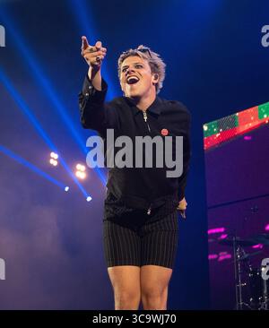 10 décembre 2022, Inglewood, CA, États-Unis : YUNGBLUD se produit sur scène lors du ''KROQ Almost Acoustic Christmas'' d'Audacy au Kia Forum le 10 décembre 2022 à Inglewood, Californie. (Crédit image : © imageSPACE via ZUMA Press Wire) Banque D'Images
