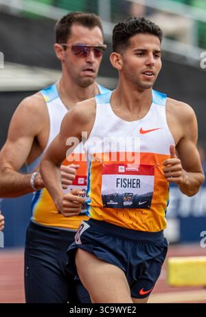 03 août 2025 Eugene, OR U.S.A. L'athlète masculin du 5000 mètres Grant Fisher court au milieu du peloton dans la finale du 5000 mètres lors du jour 4 du Championnat d'athlétisme extérieur de l'USATF à Hayward Field Eugene OU Thurman James/CSM Banque D'Images