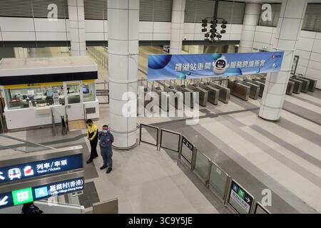 3 février 2023, Hong Kong, CHINE : vue du poste frontière Hong Kong-Chine à Lo Wu, en attente de réouverture pour un service complet après trois ans de fermeture ce matin le 6 février.( PHOTO ) 6 févr. 2023Hong Kong.ZUMA/Liau Chung-Ren (crédit image : © Liau Chung-Ren/ZUMA Press Wire) Banque D'Images