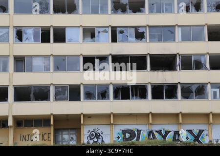 Érosion côtière, recul du littoral et destruction de l'habitat. Le bâtiment « le signal » à Soulac, Gironde, symbolise la désaffection et la destruction Banque D'Images