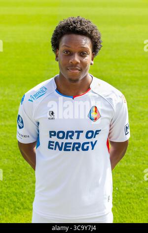 VELSEN , 05-08-2025 , BUKO Stadion , saison 2025 / 2026 , football néerlandais Eredivisie . Photocall Telstar , joueur de Telstar Neville Ogidi Nwankwo Banque D'Images