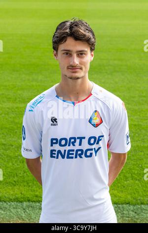 VELSEN , 05-08-2025 , BUKO Stadion , saison 2025 / 2026 , football néerlandais Eredivisie . Photocall Telstar , joueur de Telstar Nils Rossen Banque D'Images