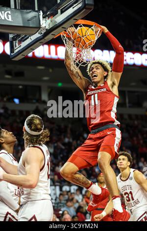 4 février 2023, Columbia, Caroline du Sud, États-Unis : JALEN GRAHAM (11 ans), senior de l'Arkansas, dunque le ballon lors d'un match de basket-ball de la NCAA entre l'Université de l'Arkansas et l'Université de Caroline du Sud au Colonial Life Arena, Columbia. (Crédit image : © David Beach/CSM via ZUMA Press Wire) Banque D'Images