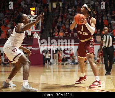 8 février 2023 : L'attaquant des Eagles de Boston College T.J. Bickerstaff (1) cherche à passer lors du match de basket-ball de la NCAA entre les Eagles de Boston College et les Hokies de Virginia Tech au Cassell Coliseum de Blacksburg, en Virginie. Greg Atkins/CSM (crédit image : © Greg Atkins/CSM via ZUMA Press Wire) Banque D'Images