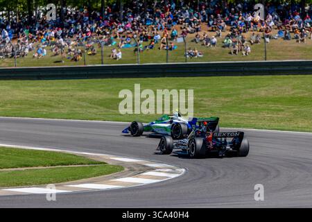 STING RAY ROBB (R) (51) de Payette, Idaho court à travers les virages pendant le Childrens of Alabama Indy Grand Prix au Barber Motorsports Park à Birmingham Al. (Crédit image : © Riley W Thompson Grindstone Medi/CSM via ZUMA Press Wire) Banque D'Images
