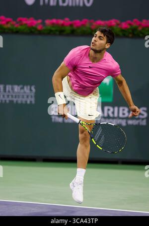 11 mars 2023 Carlos Alcaraz, Espagnol, sert contre Thanasi Kokkinakis, Australiens, lors de l'Open BNP Paribas 2023 au Indian Wells Tennis Garden à Indian Wells, Californie. Crédit photo obligatoire : Charles Baus/CSM (crédit image : © Charles Baus/CSM via ZUMA Press Wire) Banque D'Images