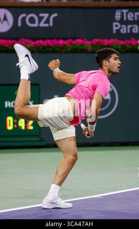 11 mars 2023 Carlos Alcaraz, Espagnol, sert contre Thanasi Kokkinakis, Australiens, lors de l'Open BNP Paribas 2023 au Indian Wells Tennis Garden à Indian Wells, Californie. Crédit photo obligatoire : Charles Baus/CSM (crédit image : © Charles Baus/CSM via ZUMA Press Wire) Banque D'Images
