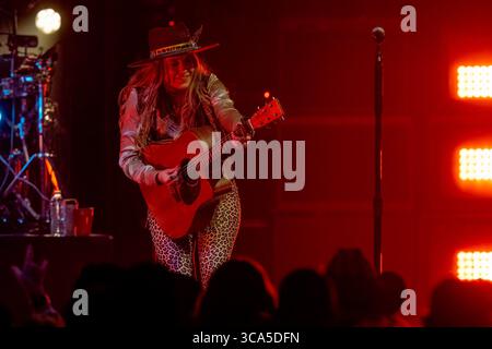 30 mars 2023, Milwaukee, Wisconsin, États-Unis : LAINEY WILSON au Rave de Milwaukee, Wisconsin (crédit image : © Daniel DeSlover/ZUMA Press Wire) Banque D'Images
