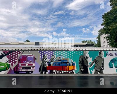 Lieu d'apprentissage et de mémoire : camp d'accueil d'urgence de Giessen, Allemagne. Banque D'Images