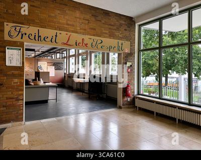 Lieu d'apprentissage et de mémoire : camp d'accueil d'urgence de Giessen, Allemagne. Banque D'Images