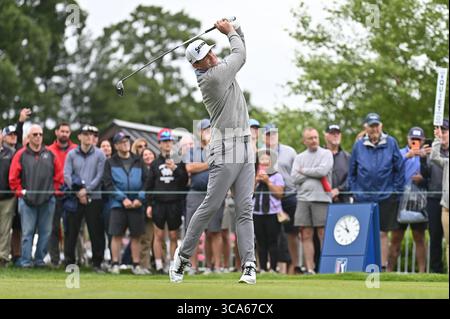 Jeudi 22 juin 2023 : Keegan Bradley débarque sur le 1er trou lors de la ronde d'ouverture du Travelers Golf Championship à TPC River Highlands à Cromwell, Connecticut. Gregory Vasil/CSM (crédit image : © Gregory Vasil/CSM via ZUMA Press Wire) Banque D'Images