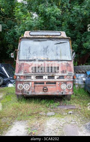 Vieux camion ERF vintage en décomposition Banque D'Images