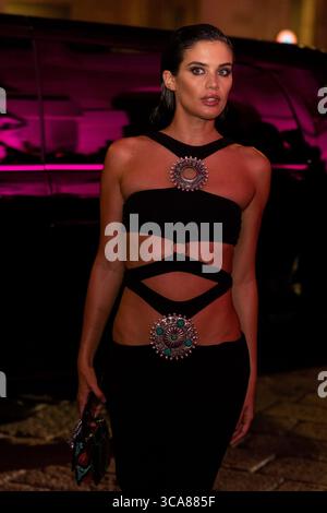Sara Sampaio est vue lors des arrivées au défilé Cavalli lors de la Fashion week Fomenswear automne/hiver 2023/2024 de Milan le 22 février 2023 à Milan, Italie. Banque D'Images