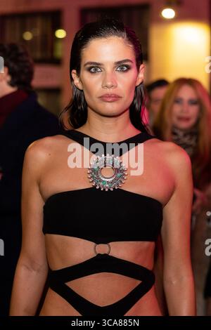Sara Sampaio est vue lors des arrivées au défilé Cavalli lors de la Fashion week Fomenswear automne/hiver 2023/2024 de Milan le 22 février 2023 à Milan, Italie. Banque D'Images