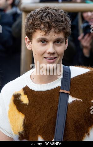 Hunter Doohan est vu au salon Fendi pendant la Fashion week de Milan Fashion week automne/hiver 2023/2024 à Milan Banque D'Images