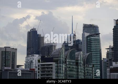 Kuala Lumpur, Malaisie - 25 novembre 2022 : de nouveaux bâtiments sont en construction dans le quartier du centre financier de Kuala Lumpur. Banque D'Images