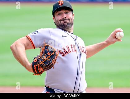 Pittsburgh, États-Unis. 06 août 2025. Robbie Ray (38), lanceur des Giants de San Francisco, débute contre les Pirates de Pittsburgh au PNC Park le mercredi 6 août 2025 à Pittsburgh. Photo par Archie Carpenter/UPI crédit : UPI/Alamy Live News Banque D'Images