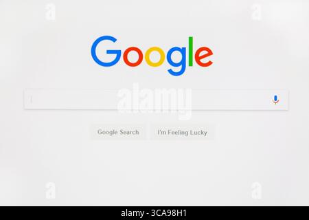 MOSCOU, RUSSIE - DÉCEMBRE, 2017 : Google démarrer la page d'accueil Web sur le moniteur d'ordinateur. Google est une multinationale américaine de renommée mondiale avec Inte Banque D'Images