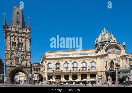 Tour de poudre et Maison municipale à Prague, République tchèque Banque D'Images