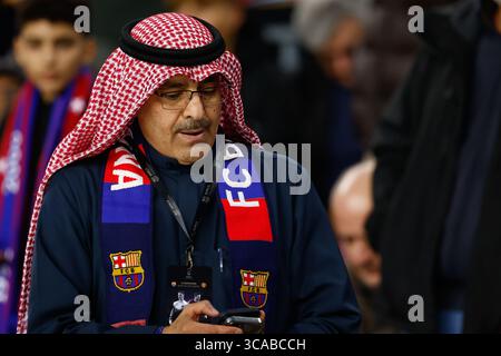 16 février 2023, BARCELONE, BARCELONE, ESPAGNE : un fan du FC Barcelone est vu lors de l'UEFA Europa League, éliminatoire, match de football disputé entre le FC Barcelone et Manchester United au stade Spotify Camp Nou le 16 février 2023, à Barcelone, en Espagne. (Crédit image : © Oscar J. Barroso/AFP7 via ZUMA Press Wire) Banque D'Images