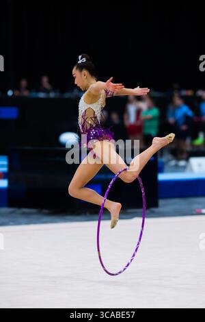 19 mai 2023, Gold Coast, Queensland, Australie : Riana Narushima, gymnaste rythmique senior australienne du Queensland, est en train de rattraper sa jambe en l'air lors des championnats australiens de gymnastique 2023. Jour 1 du championnat d'Australie de gymnastique 2023, Gold Coast, Australie. .Senior International Rhythmic Gymnastics session de la compétition. (Crédit image : © Alexander Bogatyrev/SOPA images via ZUMA Press Wire) Banque D'Images