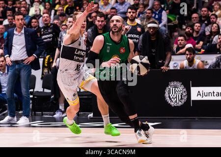 18 février 2023, Badalona, Barcelone, Espagne : Pau Ribas du Club Joventut Badalona en action lors de la demi-finale ACB Copa del Rey Badalona 23 entre le Club Joventut Badalona et Lenovo Tenerife au Palau Olimpic de Badalona le 18 février 2023 à Badalona, Barcelone, Espagne. (Crédit image : © Javier Borrego/AFP7 via ZUMA Press Wire) Banque D'Images