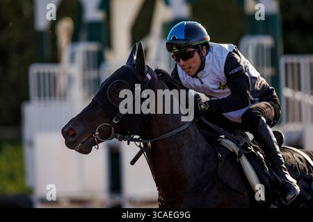 6 avril 2023, Arcadia, CA, États-Unis : héros Mandarin avec Kazushi Kimura à bord des œuvres de la porte de départ comme sa dernière préparation pour le Derby de Santa Anita à Santa Anita Park à Arcadia, Californie, le 06 avril 2023. Alex Evers/Eclipse Sportswire/CSM (crédit image : © Alex Evers/CSM via ZUMA Press Wire) Banque D'Images