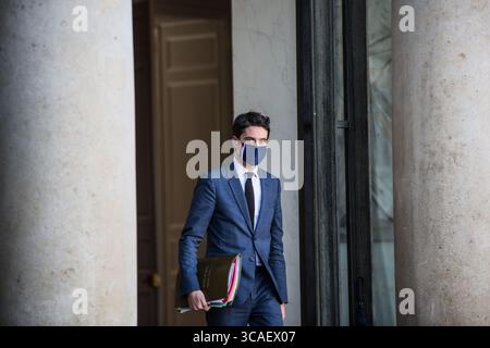 24 février 2021, Paris, Ile-de-France (région, France : M. Gabriel ATTAL, porte-parole du gouvernement à la sortie du Conseil des ministres, à l'Elysée le 24 février 2021. (Crédit image : © Sadak Souici/ZUMA Press Wire) Banque D'Images