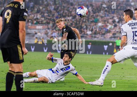 11 août 2023, Pasadena, Californie, États-Unis : Mateusz Bogusz #19 du Los Angeles Football Club frappe le ballon pour un but lors de leur match des quarts de finale de la Coupe des ligues 2023 contre le CF Monterrey le vendredi 11 août 2023 au Rose Bowl Stadium de Pasadena, Californie. JAVIER ROJAS/PI (crédit image : © PI via ZUMA Press Wire) Banque D'Images