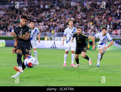11 août 2023, Pasadena, Californie, États-Unis : Denis Bouanga #99 du Los Angeles Football Club marque sur un penalty lors de leur match des quarts de finale de la Coupe des ligues 2023 contre le CF Monterrey le vendredi 11 août 2023 au Rose Bowl Stadium de Pasadena, Californie. JAVIER ROJAS/PI (crédit image : © PI via ZUMA Press Wire) Banque D'Images