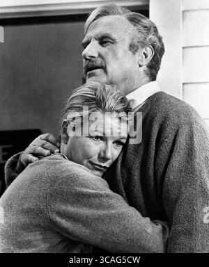 15 novembre 2022, États-Unis : Barbara Bel Geddes, Jack Warden, sur le plateau du film, ''Summertree'', Columbia Pictures, 1971 (crédit image : © JT Vintage/Glasshouse via ZUMA Press Wire) Banque D'Images