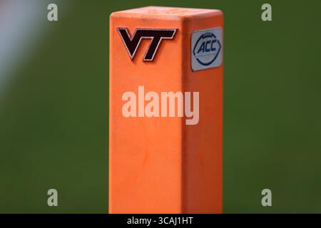 15 avril 2023 : les Virginia Tech Hokies et Atlantic Coast Conference portent la marque pylône lors du Virginia Tech Football Spring Game au Lane Stadium de Blacksburg, en Virginie. Greg Atkins/CSM (image de crédit : Banque D'Images