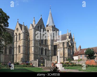 Cathédrale de Rochester, Rochester Kent. Vue depuis High Street Banque D'Images
