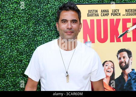 North Hollywood, États-Unis. 06 août 2025. NORTH HOLLYWOOD, LOS ANGELES, CALIFORNIE, États-Unis - 06 AOÛT : L'acteur argentin Ignacio Serricchio arrive à la projection spéciale de Los Angeles de 'Nuked' de Quiver distribution qui s'est tenue à l'hôtel Garland le 6 août 2025 à North Hollywood, Los Angeles, Californie, États-Unis. (Photo de Xavier Collin/image Press Agency) crédit : image Press Agency/Alamy Live News Banque D'Images