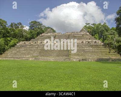 Ancien site archéologique maya nommé Caracol situé au Belize en Amérique centrale Banque D'Images