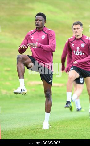 Oriam Sports Centre Edinburgh.Scotland, Royaume-Uni. 7 août 2025. Coeurs signature récente Pierre Landry Kabore. Séance d'entraînement pour Scottish Premiership match vs Dundee Utd crédit : eric mccowat/Alamy Live News Banque D'Images