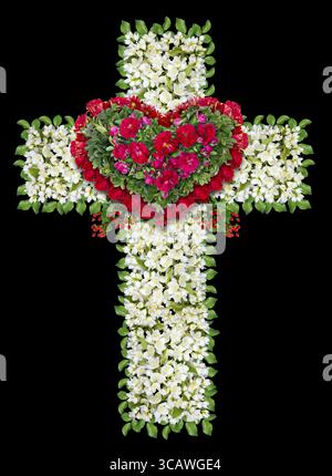 Deuil couronne Jésus comme croix . Isolé sur la main noire collage abstrait du blanc et rouge fleurs et feuilles vertes Banque D'Images