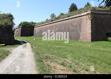 Anciens remparts, fortifications, ville de neuf-Brisach, département du Haut-Rhin, France Banque D'Images