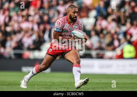 Leigh, Royaume-Uni. 07 août 2025. Isaac Liu de Leigh Leopards rompt avec le ballon lors de la ronde 21 de Betfred Super League match Leigh Leopards vs Leeds Rhinos au Leigh Sports Village, Leigh, Royaume-Uni, le 7 août 2025 (photo par Alfie Cosgrove/News images) à Leigh, Royaume-Uni le 8/7/2025. (Photo par Alfie Cosgrove/News images/SIPA USA) crédit : SIPA USA/Alamy Live News Banque D'Images