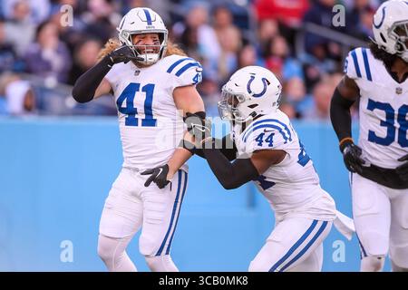 3 décembre 2023 : le linebacker Grant Stuard (41) et le linebacker Zaire Franklin (44) célèbrent son touchdown contre les Titans du Tennessee lors de la deuxième moitié d'un match de la NFL entre les Colts d'Indianapolis et les Titans du Tennessee au Nissan Stadium de Nashville TN Steve Roberts/CSM (crédit image : © Steve Roberts/CSM via ZUMA Press Wire) Banque D'Images