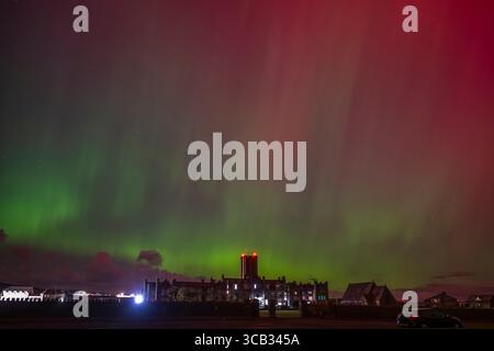“Aurora Borealis au-dessus de la baie de Derbyhaven, île de Man” Banque D'Images