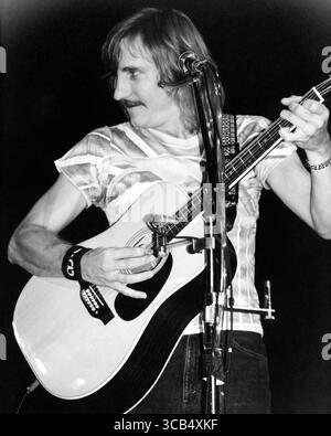 Joe Walsh of the Eagles, Civic Center, Providence, RI, États-Unis (crédit image : © Arthur D’Amario III/ZUMA Press Wire) Banque D'Images