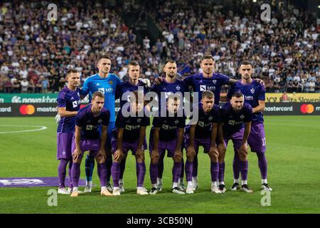 17 août 2023, Maribor, Slovénie : L'équipe Maribor pose pour une photo de groupe avant le match de deuxième manche du 3e tour de qualification de l'UEFA Europa Conference League entre Maribor et Fenerbahce au stade Ljudski VRT. Score final ; Maribor 0 :3 Fenerbahce. (Crédit image : © Milos Vujinovic/SOPA images via ZUMA Press Wire) Banque D'Images
