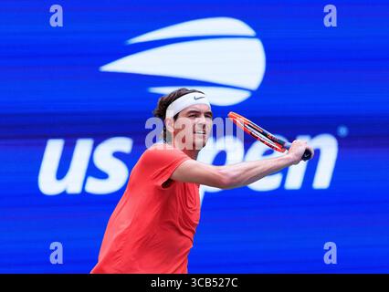 5 septembre 2023, Flushing Meadows, New York, États-Unis : Taylor Fritz pendant le 9e jour de l'US Open 2023 qui s'est tenu au Centre national de Tennis Billie Jean King de l'USTA le mardi 5 septembre 2023 dans le quartier Flushing du Queens borough de New York. . JAVIER ROJAS/PI (crédit image : © PI via ZUMA Press Wire) Banque D'Images