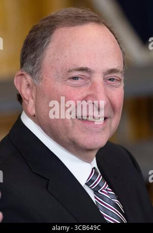 13 novembre 2023, Washington, District of Columbia, États-Unis : le président de la Ligue nationale de hockey, Gary Bettman, participe à une cérémonie accueillant les Golden Knights de Vegas à la Maison Blanche à Washington, DC, pour célébrer leur victoire à la Coupe Stanley 2023 le lundi 13 novembre 2023 (crédit image : © Chris Kleponis/CNP via ZUMA Press Wire) Banque D'Images
