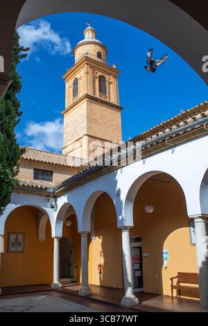 19 septembre 2022, Séville, Espagne : centre-ville d'Osuna vieille ville cour intérieure de la maison de la culture, Séville Andalousie Espagne. ..la Casa de la Cultura est située sur C / Sevilla de Osuna, en descendant de la Plaza Mayor à droite, attaché à l'église de San Carlos El Real, juste en face du couvent de Santa Catalina. Attaché à l'église de San Carlos El Real était le Collège Jésuite. De cette institution, nous avons quitté son cloître isolé, autour duquel se trouvent la Maison de la culture et la Bibliothèque municipale. (Crédit image : © Sergi Reboredo/ZUMA Press Wire) Banque D'Images