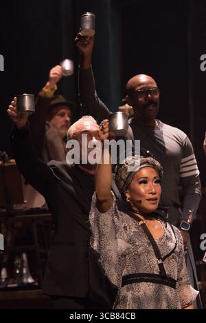 NY. 07 août 2025. Patrick page Inside pour HADESTOWN 2000th Curtain Call, Walter Kerr Theatre, New York, NY, août 07, 2025. crédit : Simon Lindenblatt/Everett Collection/Alamy Live News Banque D'Images