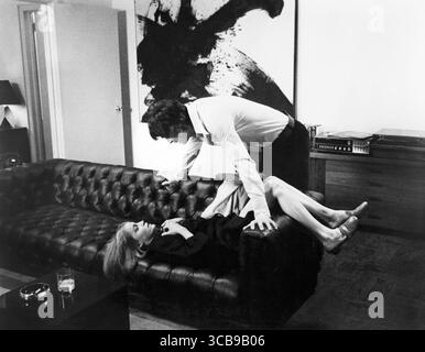 6 juillet 2021 : Carrie Snodgress, Frank Langella, sur le plateau du film, ''Journal d'Une femme au foyer folle'', Universal Pictures, 1970 (crédit image : © JT Vintage/Glasshouse via ZUMA Press Wire) Banque D'Images