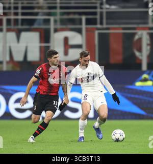 7 novembre 2023, Milan, Lombardie, Italie : CHRISTIAN PULISIC de l'AC Milan et FABIAN RUIZ du Paris Saint Germain dans le match de phase de groupes de l'UEFA Champions League entre l'AC Milan et le Paris Saint Germain le mardi 7 novembre 2023 au Stadio San Siro, Italie (crédit image : © Mickael Chavet/ZUMA Press Wire) Banque D'Images